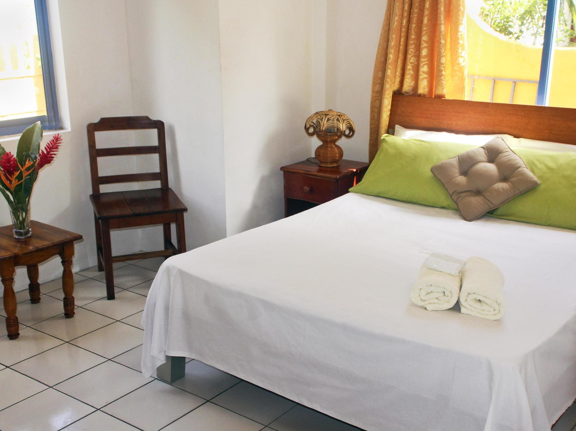 Vicky'S Holiday Apartment Beau Vallon  Extérieur photo