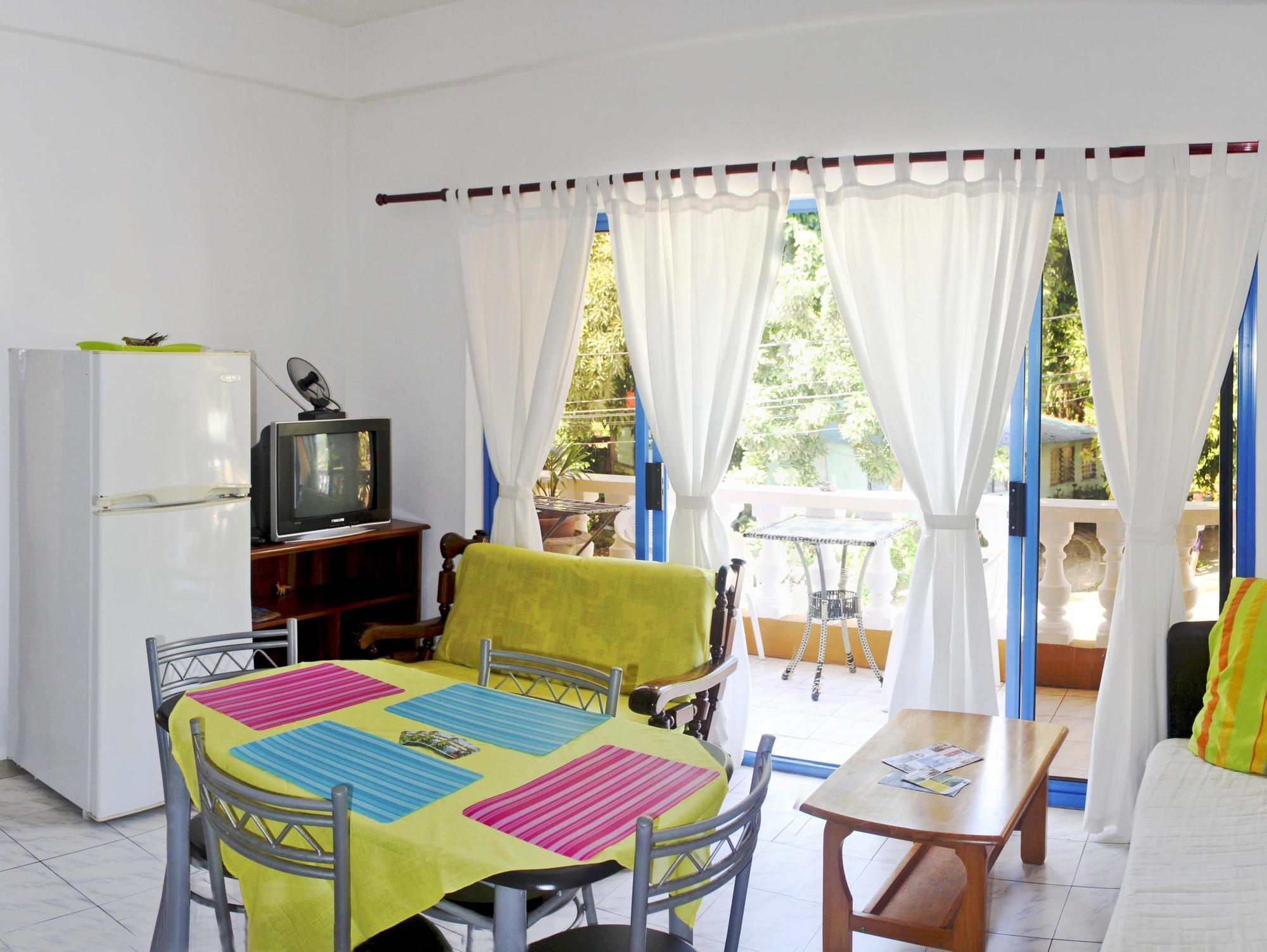 Vicky'S Holiday Apartment Beau Vallon  Extérieur photo