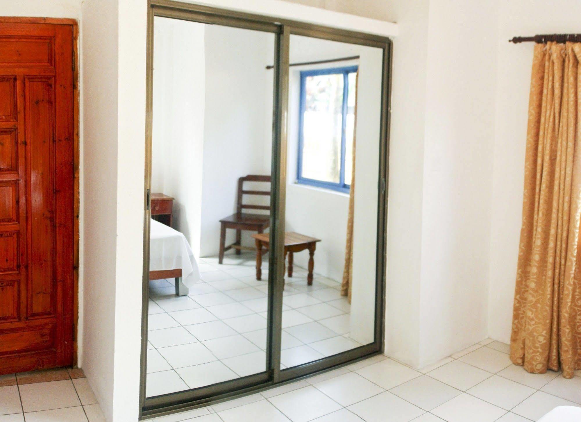 Vicky'S Holiday Apartment Beau Vallon  Extérieur photo