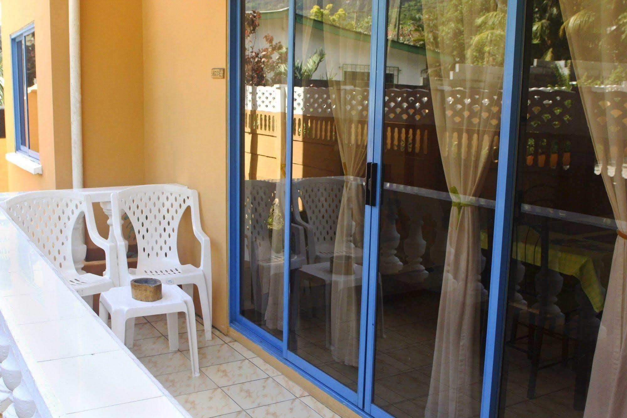 Vicky'S Holiday Apartment Beau Vallon  Extérieur photo